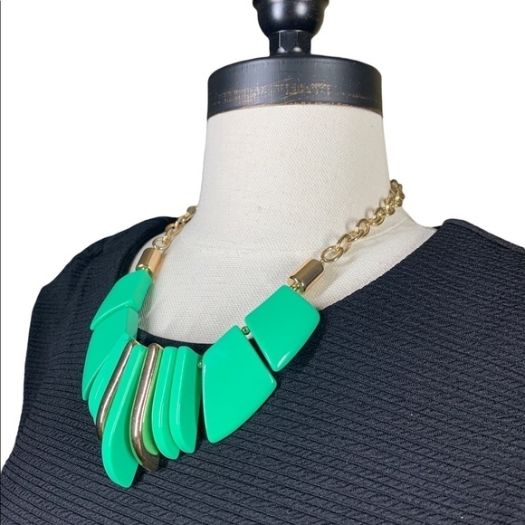 Mint statement chunky bib necklace - Picture 2 of 6